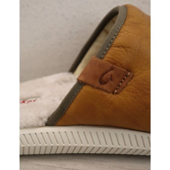 OluKai 10502 Men’s Sz 12 Gold Mua 'Ili Leather/Shearling Lined Slippers - Picture 9 of 13